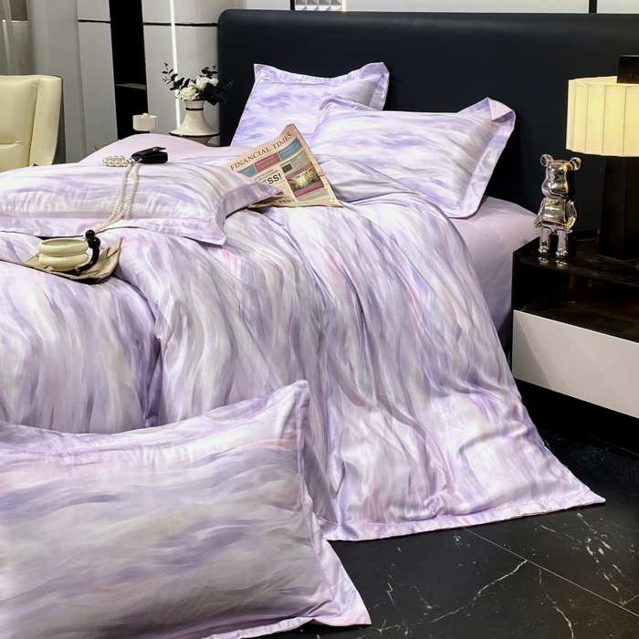 91家纺网 家纺一手货源 找家纺 大麦乐田 2025新款数码印花一字绣宽边四件套 幻彩 紫