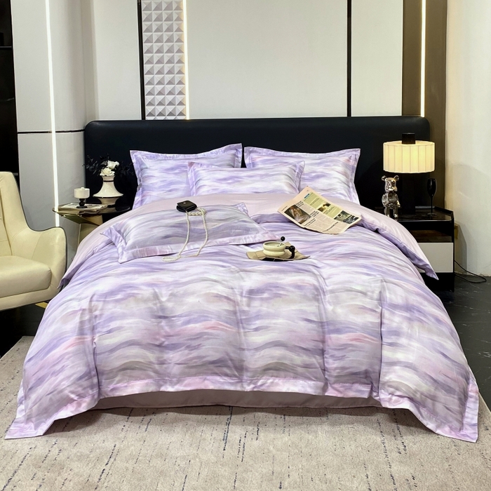 91家纺网 家纺一手货源 找家纺 大麦乐田 2025新款数码印花一字绣宽边四件套 幻彩 紫