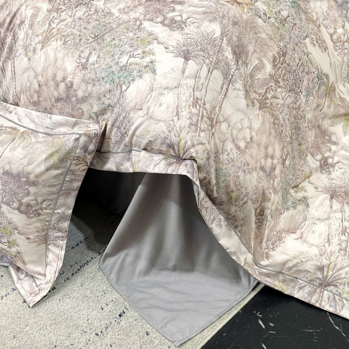 91家纺网 家纺一手货源 找家纺 大麦乐田 2025新款数码印花一字绣宽边四件套 梦境 灰咖