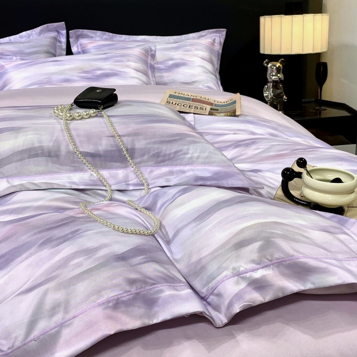 91家纺网 家纺一手货源 找家纺 大麦乐田 2025新款数码印花一字绣宽边四件套 幻彩 紫