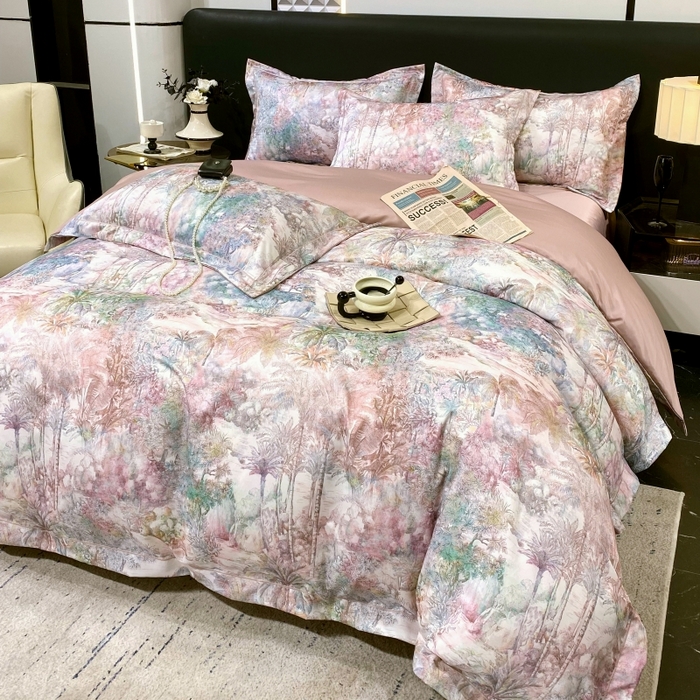 91家纺网 家纺一手货源 找家纺 大麦乐田 2025新款数码印花一字绣宽边四件套 梦境  粉