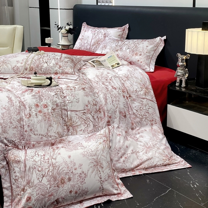 91家纺网 家纺一手货源 找家纺 大麦乐田 2025新款数码印花一字绣宽边四件套 寻觅 红