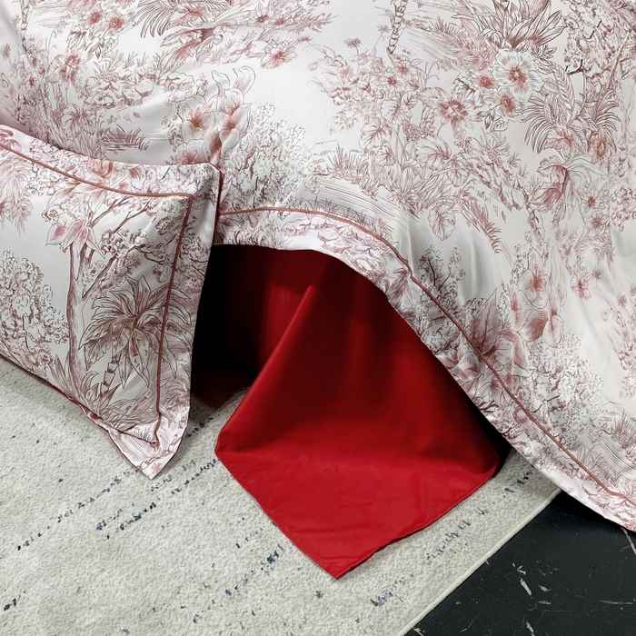 91家纺网 家纺一手货源 找家纺 大麦乐田 2025新款数码印花一字绣宽边四件套 寻觅 红