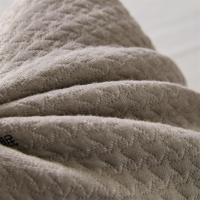 91家纺网 家纺一手货源 找家纺 大熊枕芯 2025新款大凉山苦荞全荞麦壳 三角组合款荞麦枕 咖色/只