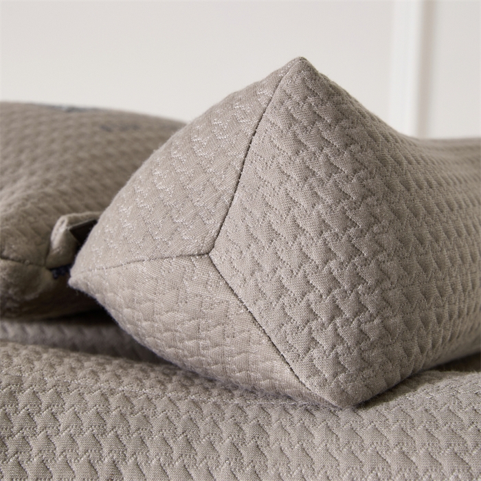 91家纺网 家纺一手货源 找家纺 大熊枕芯 2025新款大凉山苦荞全荞麦壳 三角组合款荞麦枕 咖色/对