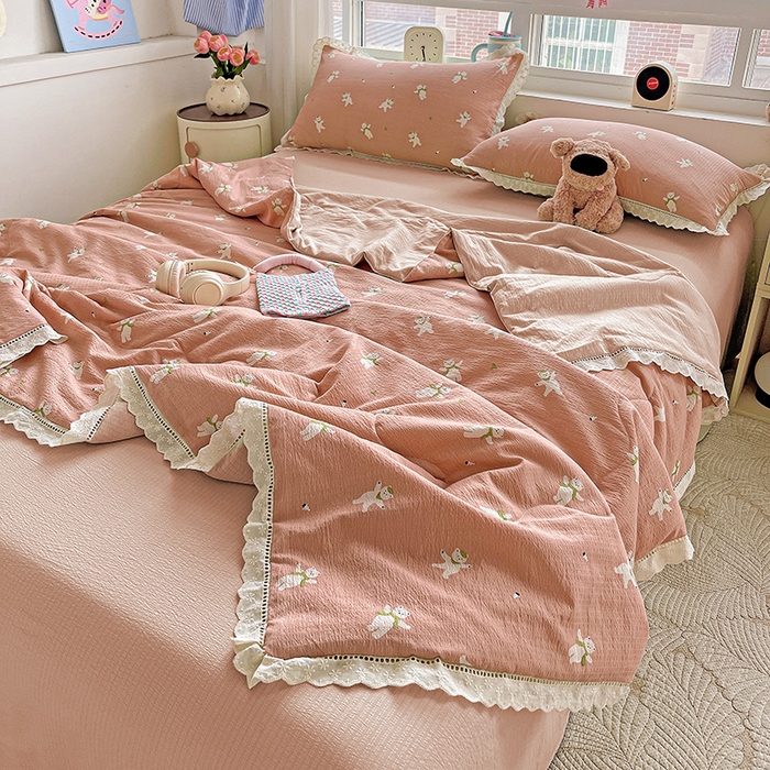 91家纺网 家纺一手货源 找家纺 （总）梦莱斯 2025新款云感木棉皱皱纱全棉花边款夏被四件套