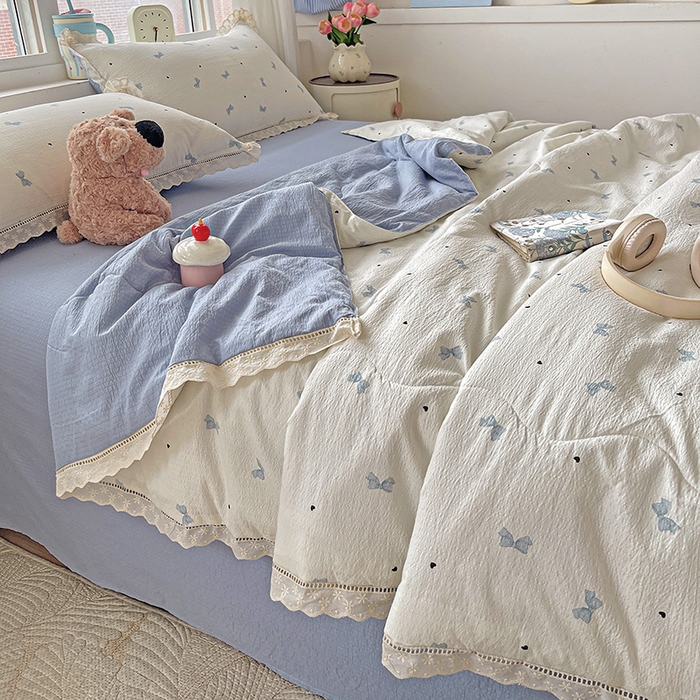 91家纺网 家纺一手货源 找家纺 梦莱斯 2025新款云感木棉皱皱纱全棉花边款夏被四件套 夏天