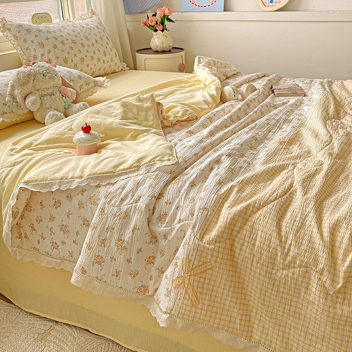 91家纺网 家纺一手货源 找家纺 梦莱斯 2025新款云感木棉皱皱纱全棉花边款夏被四件套 田园拾趣-黄