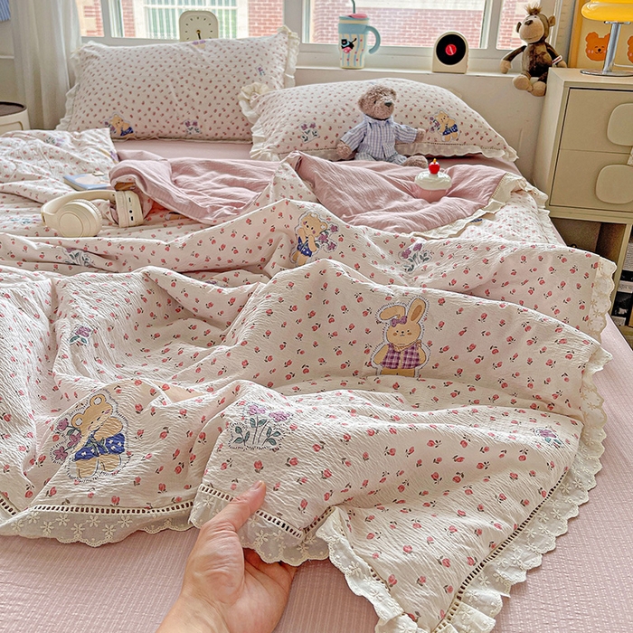 91家纺网 家纺一手货源 找家纺 （总）梦莱斯 2025新款云感木棉皱皱纱全棉花边款夏被四件套