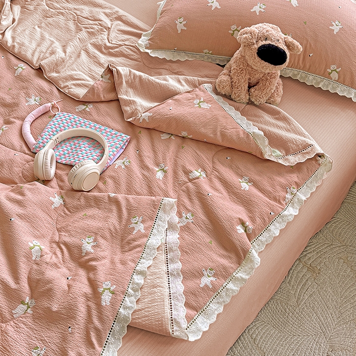 91家纺网 家纺一手货源 找家纺 （总）梦莱斯 2025新款云感木棉皱皱纱全棉花边款夏被四件套