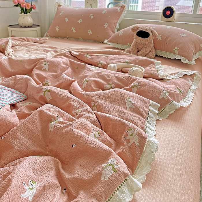 91家纺网 家纺一手货源 找家纺 （总）梦莱斯 2025新款云感木棉皱皱纱全棉花边款夏被四件套