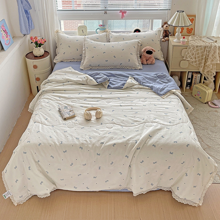 91家纺网 家纺一手货源 找家纺 梦莱斯 2025新款云感木棉皱皱纱全棉花边款夏被四件套 夏天