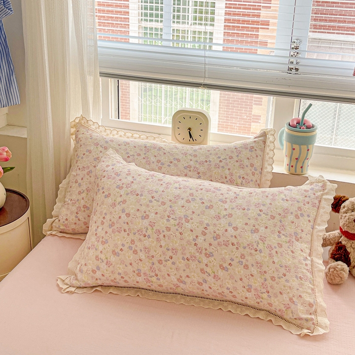 91家纺网 家纺一手货源 找家纺 梦莱斯 2025新款云感木棉皱皱纱全棉花边款夏被四件套 桃花诺