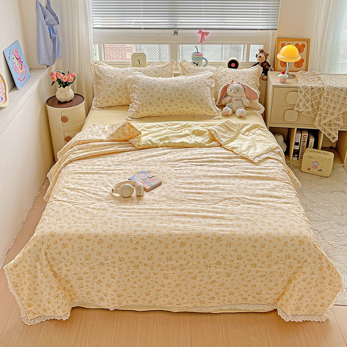 91家纺网 家纺一手货源 找家纺 梦莱斯 2025新款云感木棉皱皱纱全棉花边款夏被四件套 舒芙蕾