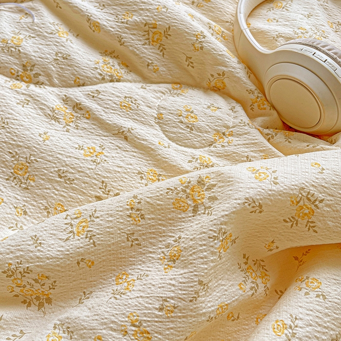 91家纺网 家纺一手货源 找家纺 梦莱斯 2025新款云感木棉皱皱纱全棉花边款夏被四件套 舒芙蕾