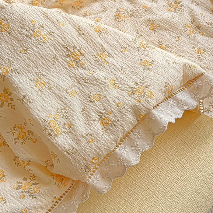 91家纺网 家纺一手货源 找家纺 梦莱斯 2025新款云感木棉皱皱纱全棉花边款夏被四件套 舒芙蕾