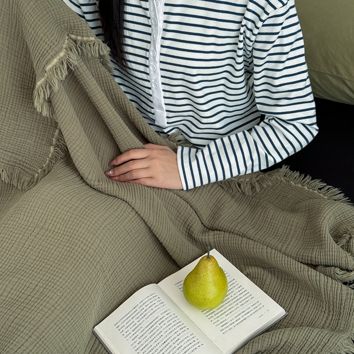 91家纺网 家纺一手货源 找家纺 （总）山舍家居 2025新款全棉四层纱流苏盖毯第三批 床拍图