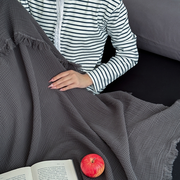 91家纺网 家纺一手货源 找家纺 （总）山舍家居 2025新款全棉四层纱流苏盖毯第三批 床拍图