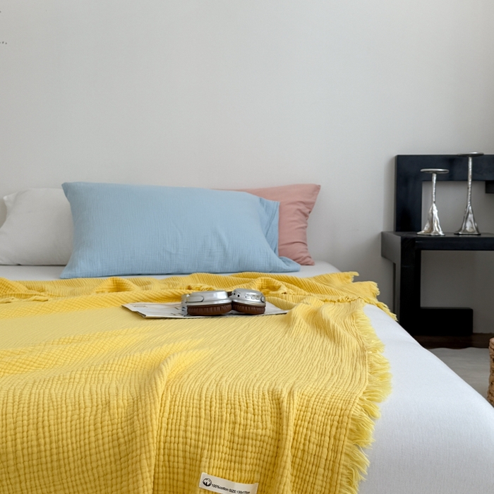 91家纺网 家纺一手货源 找家纺 山舍家居 2025新款全棉四层纱流苏盖毯第三批 床拍图 柠檬黄