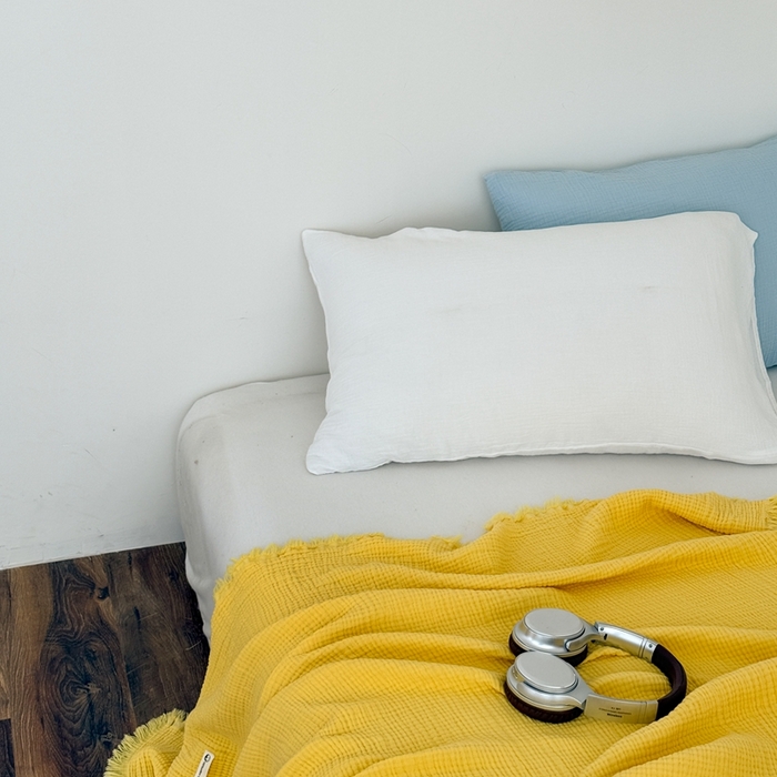 91家纺网 家纺一手货源 找家纺 山舍家居 2025新款全棉四层纱流苏盖毯第三批 床拍图 柠檬黄