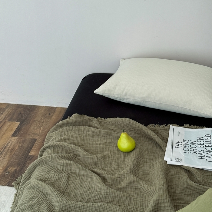 91家纺网 家纺一手货源 找家纺 山舍家居 2025新款全棉四层纱流苏盖毯第三批 床拍图 松石绿