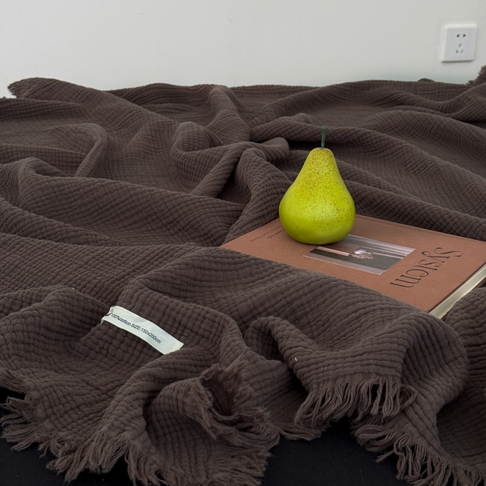 91家纺网 家纺一手货源 找家纺 山舍家居 2025新款全棉四层纱流苏盖毯第三批 床拍图 陶泥