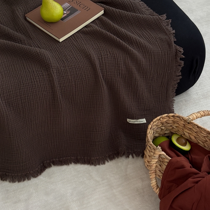 91家纺网 家纺一手货源 找家纺 山舍家居 2025新款全棉四层纱流苏盖毯第三批 床拍图 陶泥