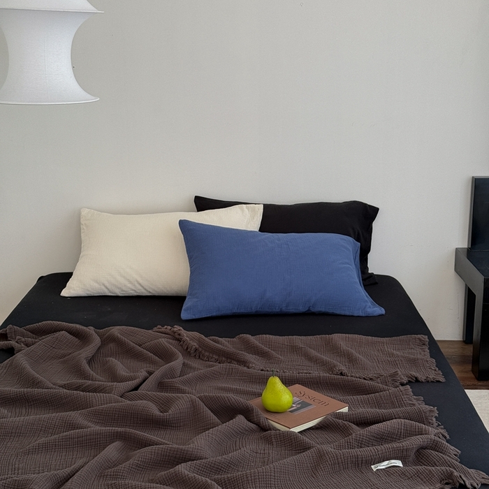 91家纺网 家纺一手货源 找家纺 山舍家居 2025新款全棉四层纱流苏盖毯第三批 床拍图 陶泥