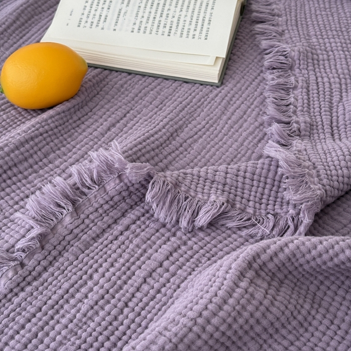 91家纺网 家纺一手货源 找家纺 山舍家居 2025新款全棉四层纱流苏盖毯第三批 床拍图 烟紫