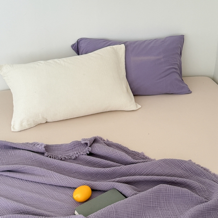 91家纺网 家纺一手货源 找家纺 山舍家居 2025新款全棉四层纱流苏盖毯第三批 床拍图 烟紫