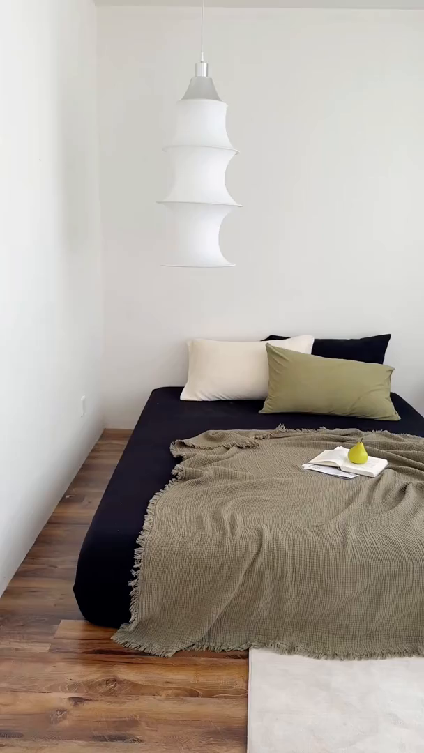 91家纺网 家纺一手货源 找家纺 山舍家居 2025新款全棉四层纱流苏盖毯第三批 床拍图 松石绿