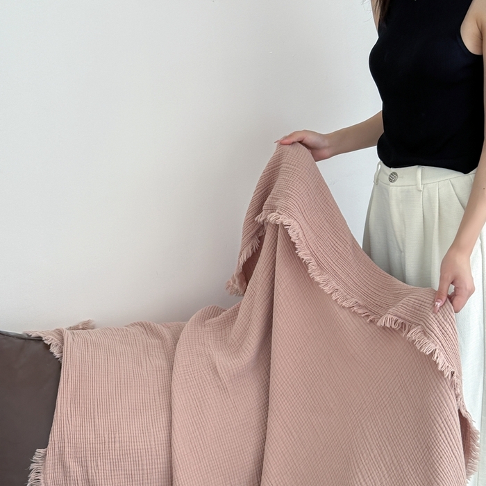 91家纺网 家纺一手货源 找家纺 山舍家居 2025新款全棉四层纱流苏盖毯第三批沙发图 琉璃色