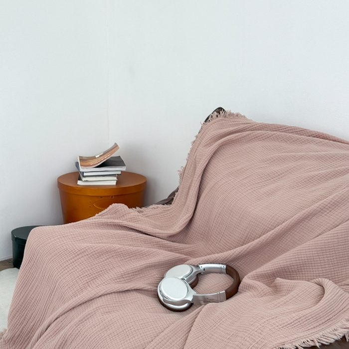 91家纺网 家纺一手货源 找家纺 山舍家居 2025新款全棉四层纱流苏盖毯第三批沙发图 琉璃色