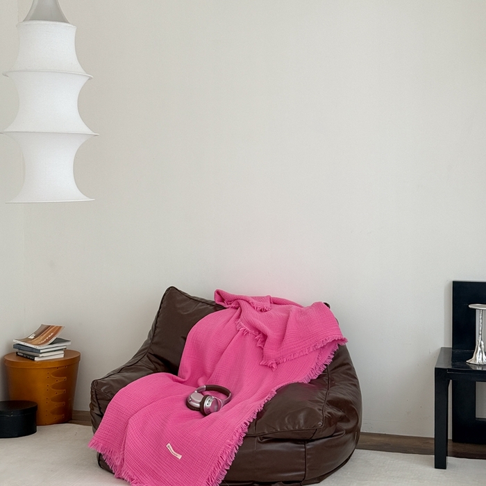 91家纺网 家纺一手货源 找家纺 山舍家居 2025新款全棉四层纱流苏盖毯第三批沙发图 玫红色