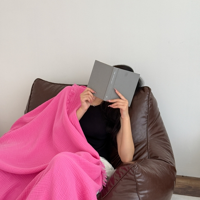 山舍家居 2025新款全棉四层纱流苏盖毯第三批沙发图 玫红色