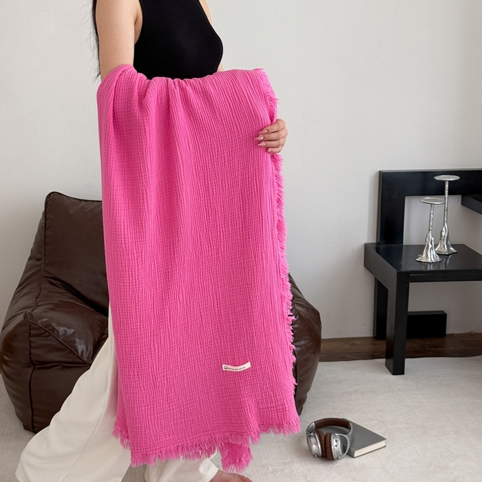 91家纺网 家纺一手货源 找家纺 山舍家居 2025新款全棉四层纱流苏盖毯第三批沙发图 玫红色