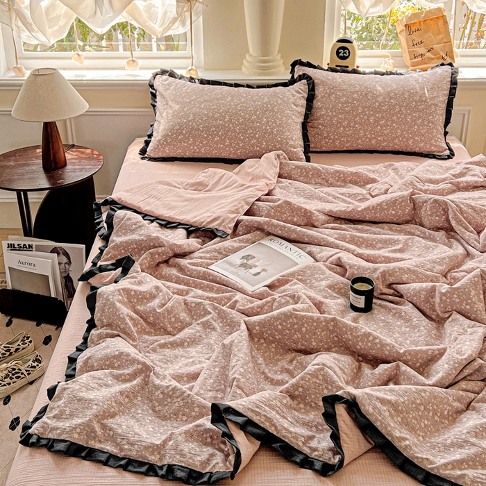 91家纺网 家纺一手货源 找家纺 仟网汇 2025新款皱皱纱赫本风花边夏被夏凉被空调被四件套 赫本风-山野栀子