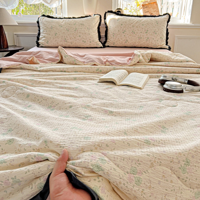 91家纺网 家纺一手货源 找家纺 仟网汇 2025新款皱皱纱赫本风花边夏被夏凉被空调被四件套 赫本风-花知晓