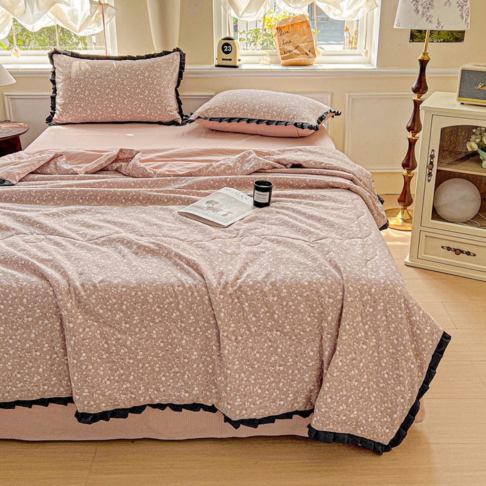 91家纺网 家纺一手货源 找家纺 仟网汇 2025新款皱皱纱赫本风花边夏被夏凉被空调被四件套 赫本风-山野栀子
