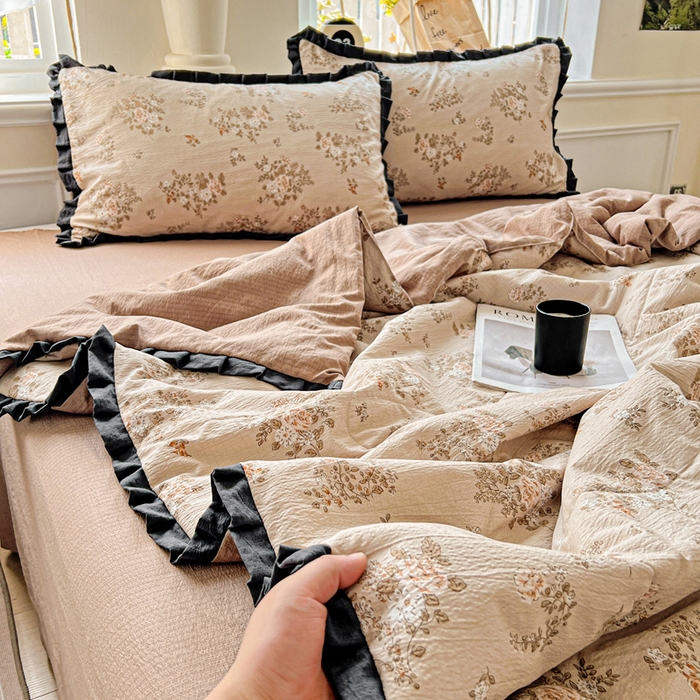 91家纺网 家纺一手货源 找家纺 仟网汇 2025新款皱皱纱赫本风花边夏被夏凉被空调被四件套 赫本风-可颂