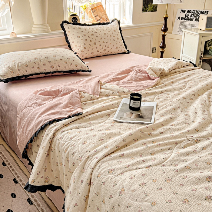 91家纺网 家纺一手货源 找家纺 仟网汇 2025新款皱皱纱赫本风花边夏被夏凉被空调被四件套 赫本风-梦境