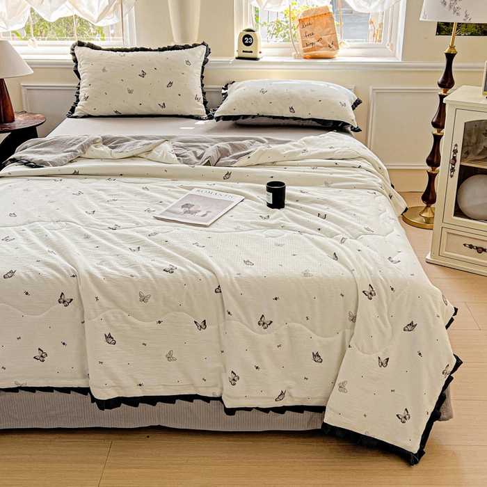 91家纺网 家纺一手货源 找家纺 仟网汇 2025新款皱皱纱赫本风花边夏被夏凉被空调被四件套 赫本风-蝴蝶梦