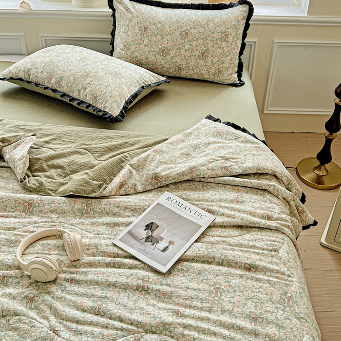 91家纺网 家纺一手货源 找家纺 仟网汇 2025新款皱皱纱赫本风花边夏被夏凉被空调被四件套 赫本风-花束绿