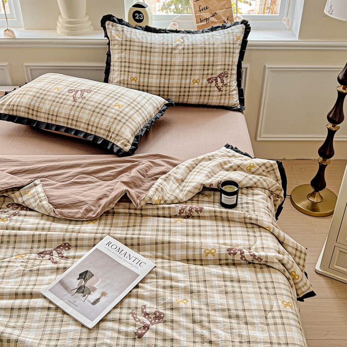 91家纺网 家纺一手货源 找家纺 仟网汇 2025新款皱皱纱赫本风花边夏被夏凉被空调被四件套 赫本风-太妃糖