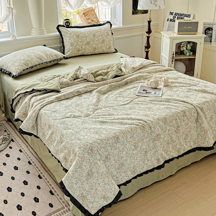 91家纺网 家纺一手货源 找家纺 仟网汇 2025新款皱皱纱赫本风花边夏被夏凉被空调被四件套 赫本风-花束绿