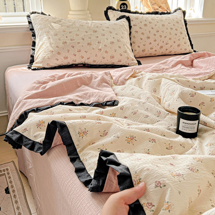 91家纺网 家纺一手货源 找家纺 仟网汇 2025新款皱皱纱赫本风花边夏被夏凉被空调被四件套 赫本风-梦境