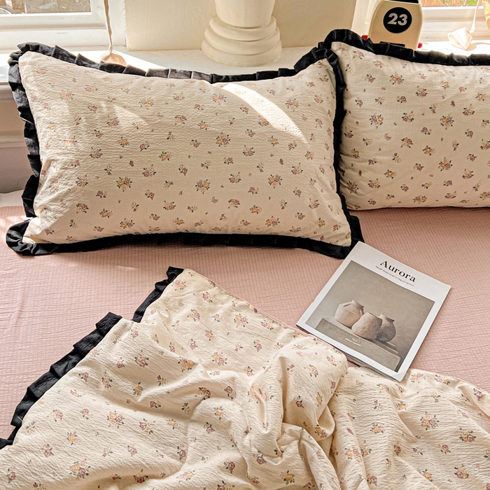 91家纺网 家纺一手货源 找家纺 仟网汇 2025新款皱皱纱赫本风花边夏被夏凉被空调被四件套 赫本风-梦境