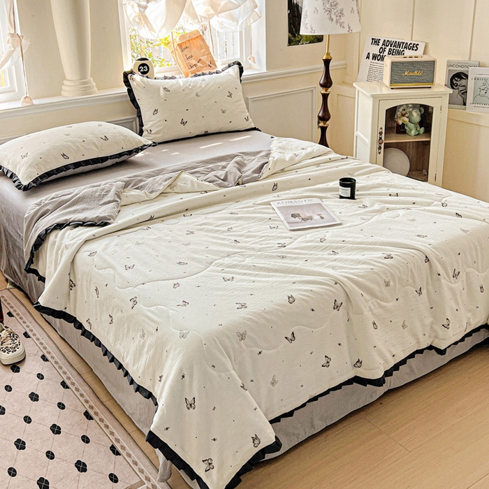 91家纺网 家纺一手货源 找家纺 仟网汇 2025新款皱皱纱赫本风花边夏被夏凉被空调被四件套 赫本风-蝴蝶梦
