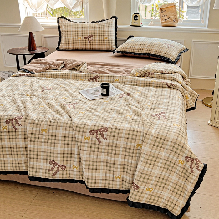 91家纺网 家纺一手货源 找家纺 仟网汇 2025新款皱皱纱赫本风花边夏被夏凉被空调被四件套 赫本风-太妃糖