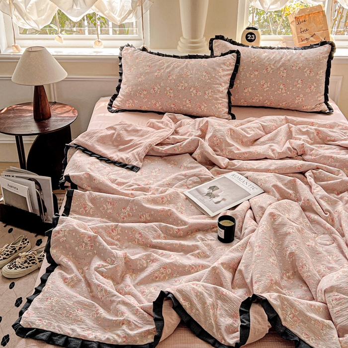 91家纺网 家纺一手货源 找家纺 仟网汇 2025新款皱皱纱赫本风花边夏被夏凉被空调被四件套 赫本风-素颜